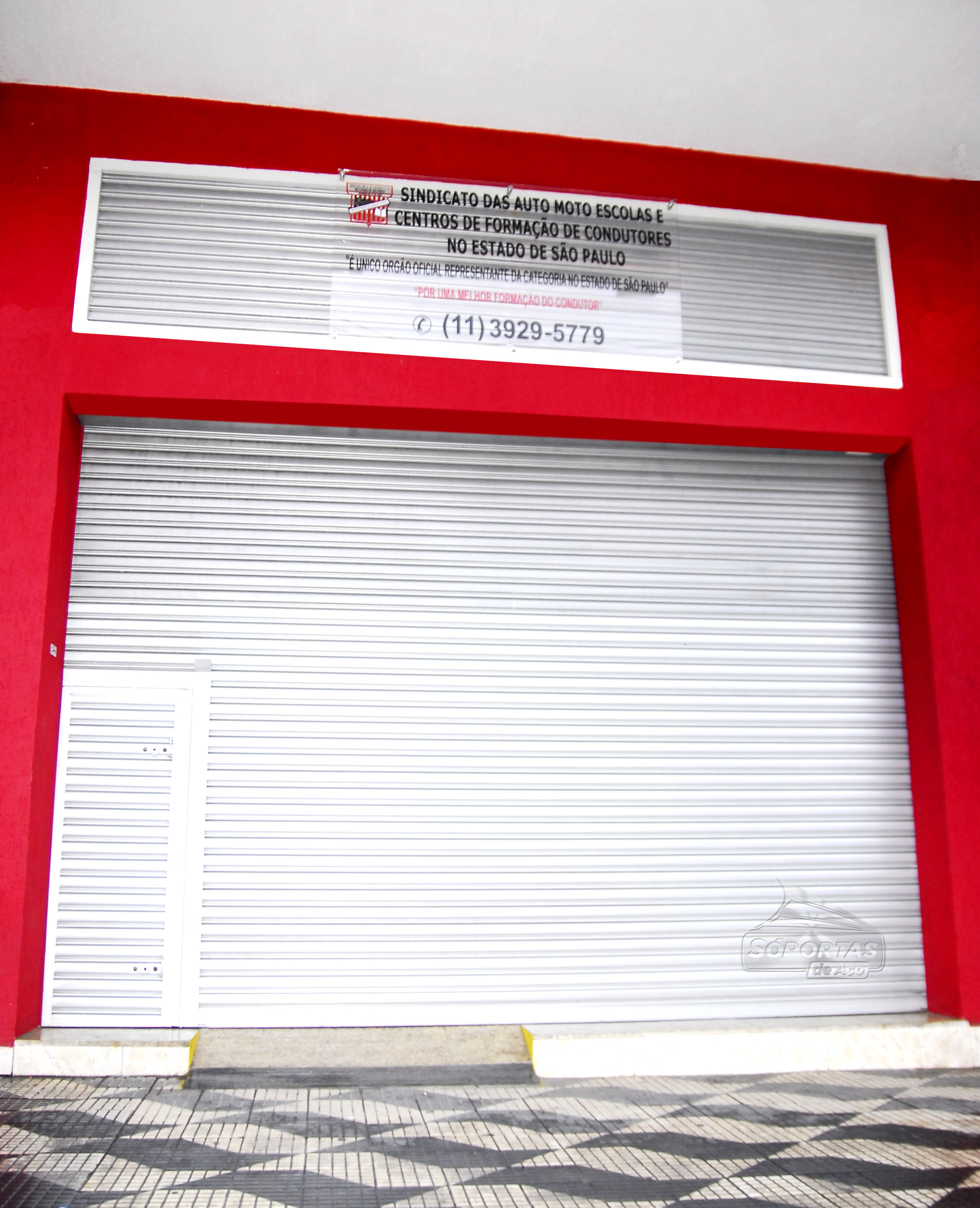 Portas de Ferro Portas de Aço Portas De Enrolar Automáticas Portas de Ferro Portas de Aço Portas De Enrolar Automáticas